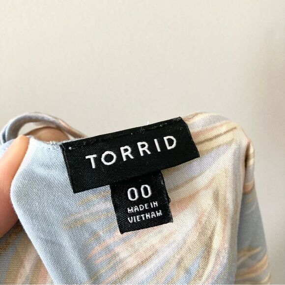 Torrid LIGHT BLUE FEATHER CHALLIS TIE MIDI DRESS 00 M 10 - Picture 3 of 7